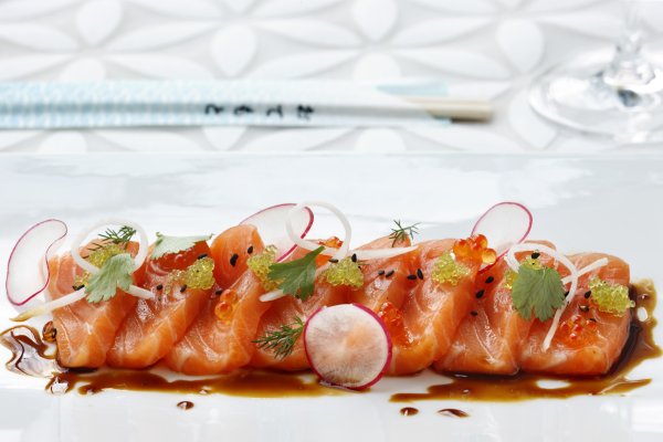 18 de juny, Dia Internacional del Sushi.   La història de com el salmó es va convertir en un imprescindible del sushi