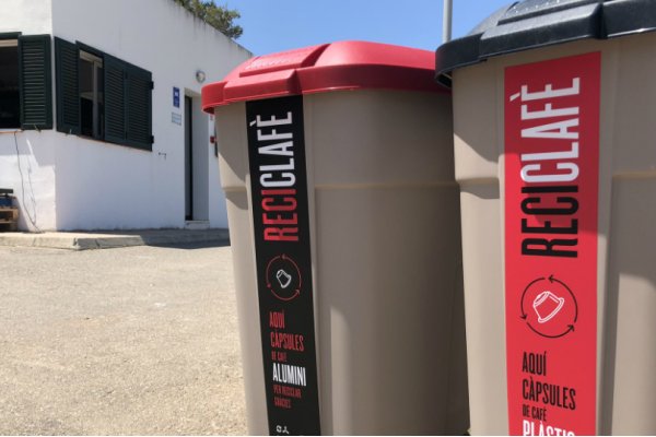 El Consorci de Residus de Menorca instal·la punts de recollida i reciclatge de càpsules de cafè