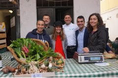 La Fira Arrels reparteix 500 tasts de Bolets de Menorca en un acte de promoció dissabte passat a Ciutadella