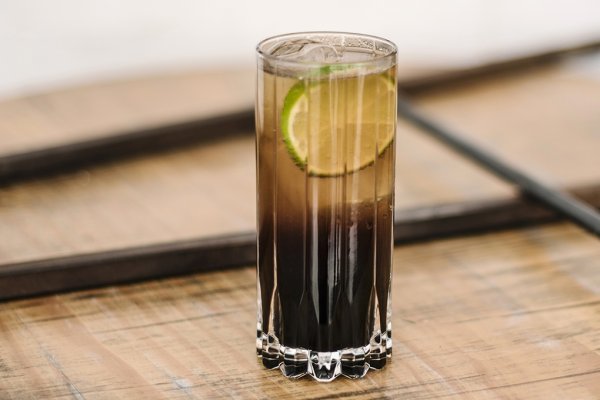 Gin Xoriguer amb palo, l’aperitiu que uneix Menorca amb Mallorca