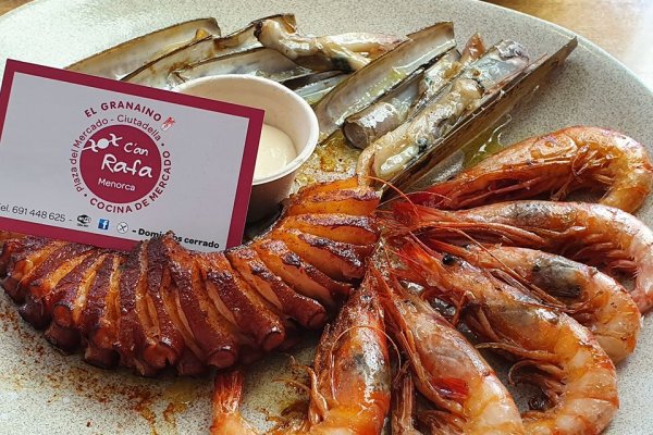 Can Rafa a la plaça des Peix de Ciutadella presenta el seu nou plat mariner