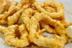 Calamars a la romana del Bar LOAR de Ferreries