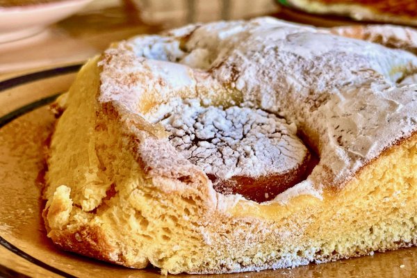 Coca dolça amb albercocs, molt bona i esponjosa