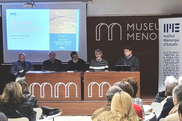 Alfons Méndez presenta el seu nou llibre Pa, vi i oli. Una història de l’agricultura i l’alimentació a Menorca