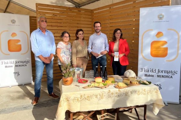 La segona edició de la Fira del Formatge Mahón-Menorca arriba amb una trentena d’estands de productors de formatge