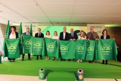 Menorca aconsegueix la Bandera Verda d’Ecovidrio gràcies al seu compromís amb el reciclatge de vidre i la sostenibilitat durant l’estiu passat