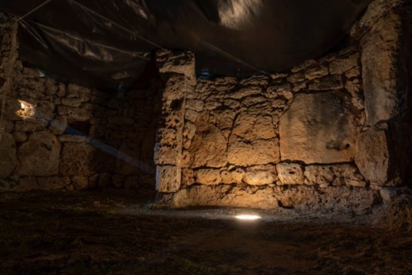 Celebrar el solstici d’hivern talaiòtic: la hierofania solar de So na Caçana