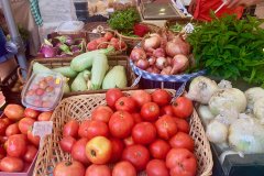 Un dia sense aliments locals a les Illes Balears