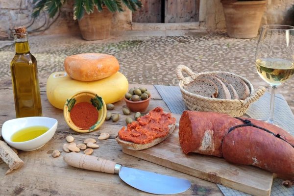 Bodegón de alimentos de las Baleares