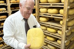 Sebastià Triay compra La Payesa por más de 2 millones y reanuda la producción de queso