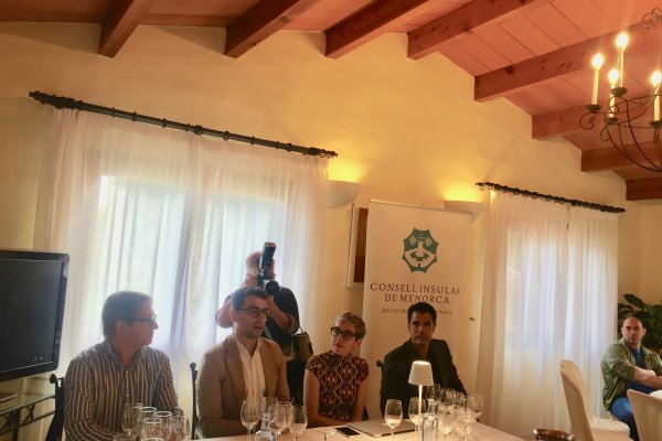 Diàleg d’experiències i nous reptes pel sector del Vi de Menorca
