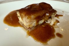 Los pies de cerdo rellenos de langosta blanca del Café Balear