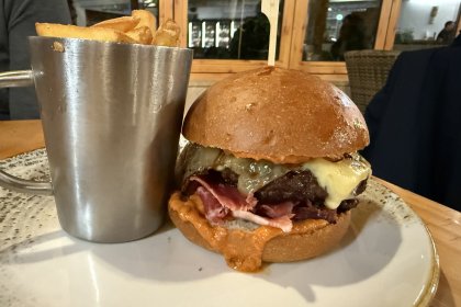 Aquest 2025 es celebra la V Ruta de l’Hamburguesa Vermella Menorquina amb 34 propostes 