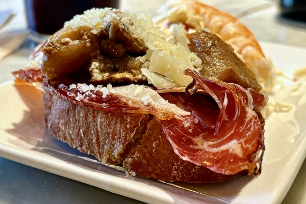 Café Iruña, over a century of flavor and history in the heart of Bilbao