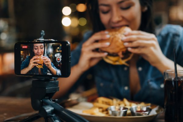Food Journalism in the Age of the “Like”
