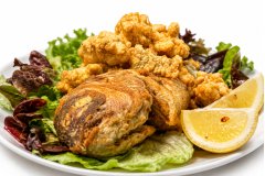 El peix de palangre arrebossat del Cafè Balear, de la mar al plat