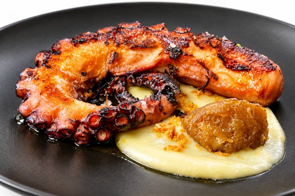 El pop a la brasa de Pinzell Restaurant
