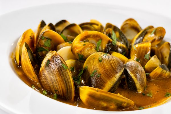 Les palourdes à la marinière de L'Àncora