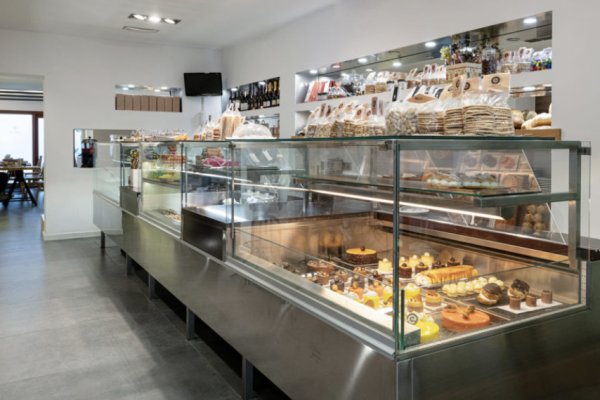 Route foodie à travers les commerces emblématiques de Ciutadella : huit étapes au goût d’histoire