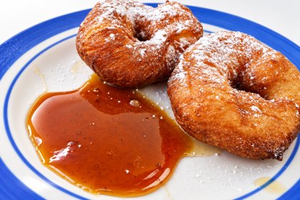 Bunyols de Tots Sants a les parròquies, una tradició dolça que perviu a Menorca